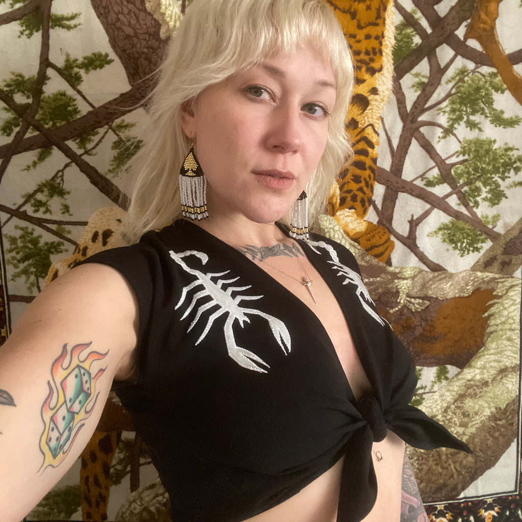 Scorpion Tie Front