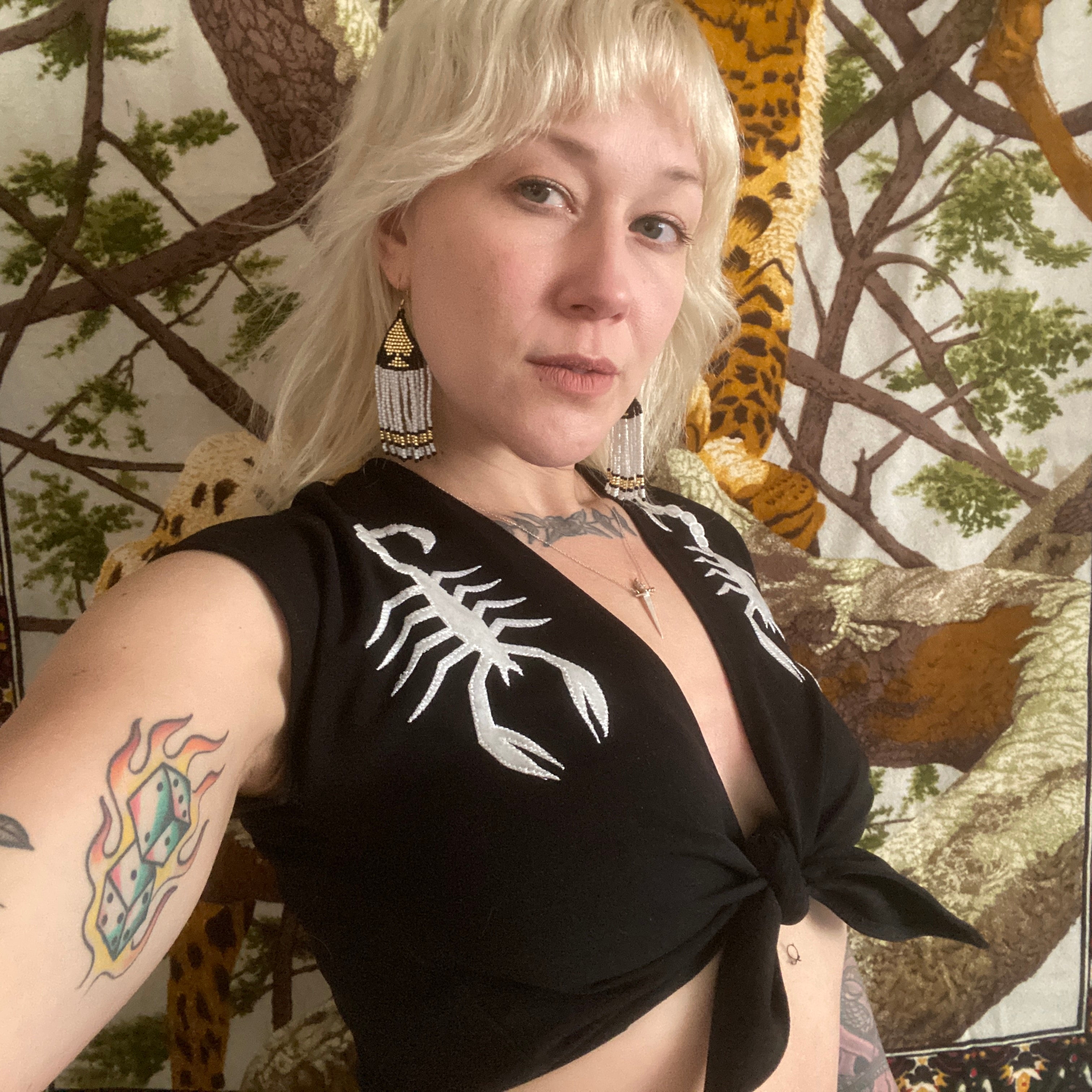 Scorpion Tie Front