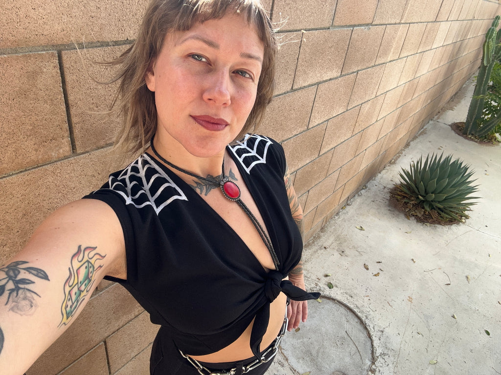 Spider Web Tie Front