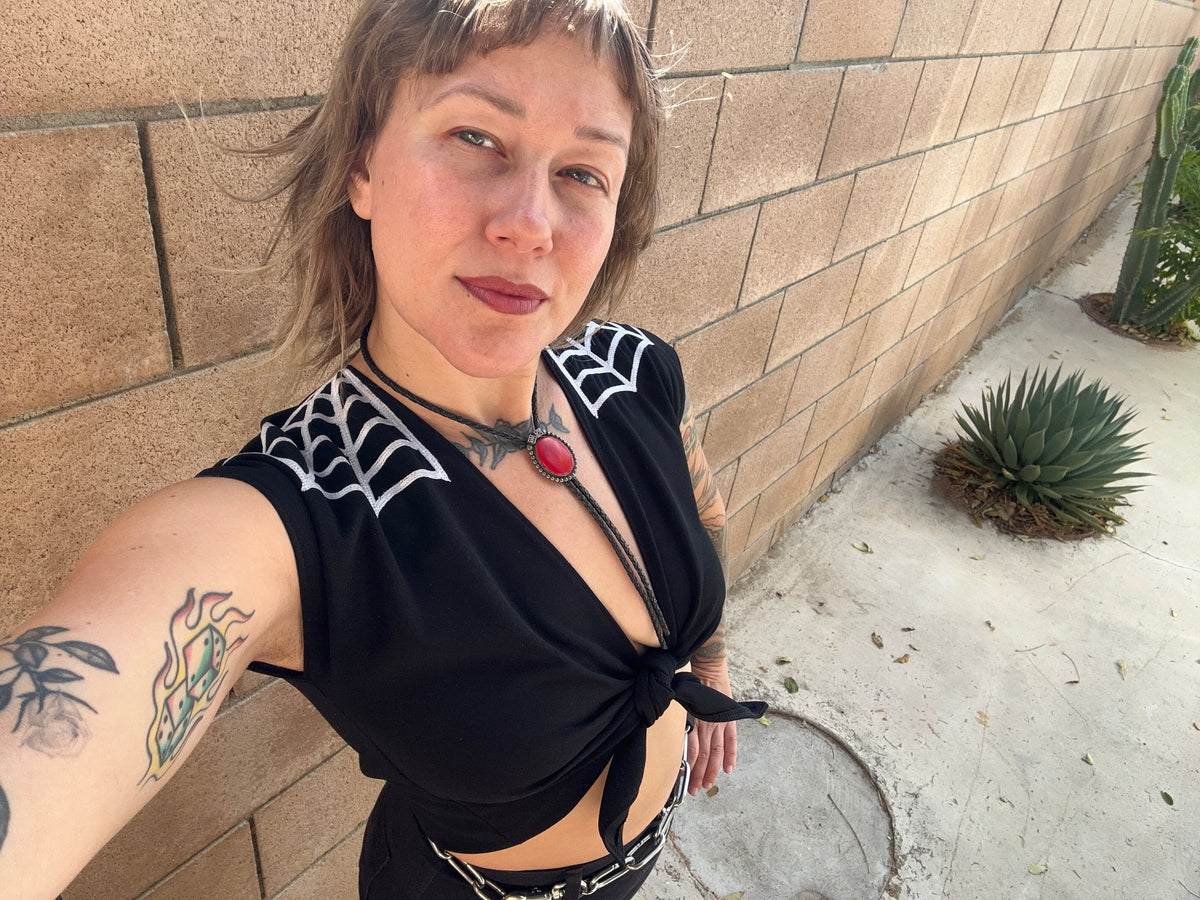 Spider Web Tie Front